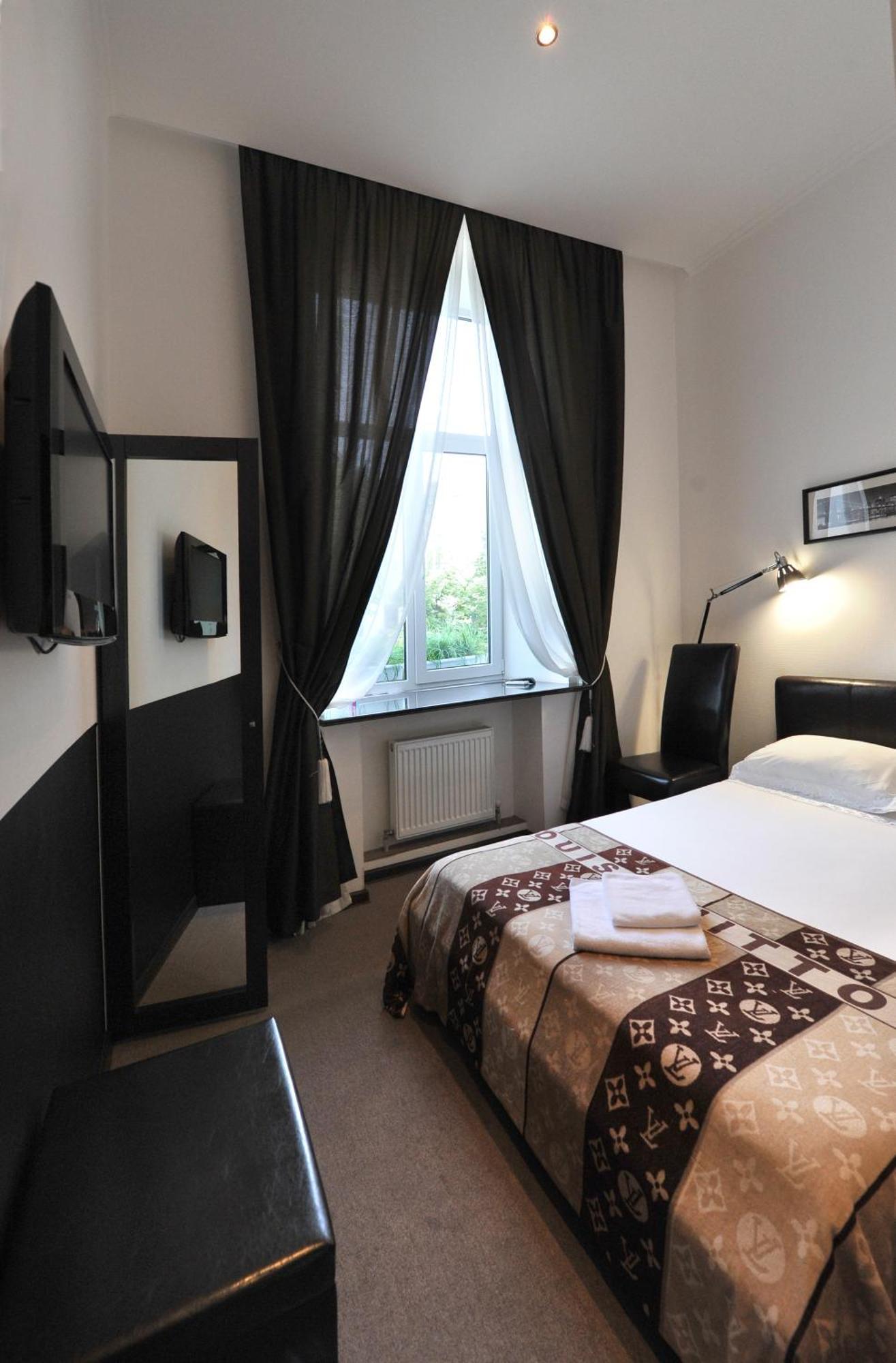 Hotel Reno On Deribasovskaya 오데사 외부 사진